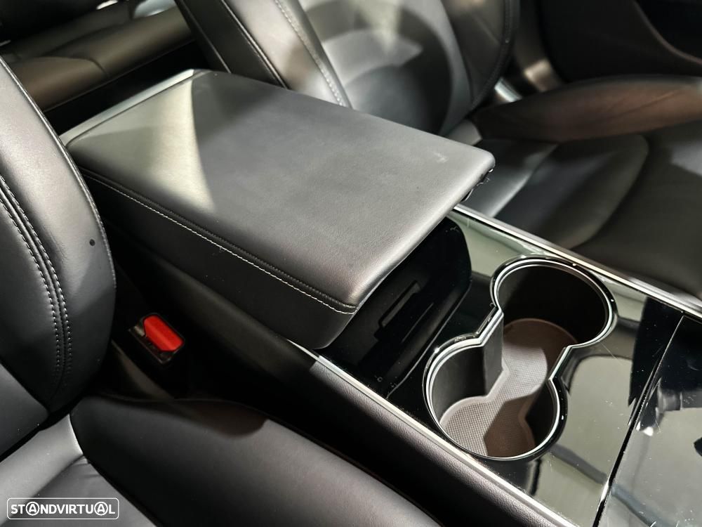 Tesla Model 3 Long-Range Dual Motor AWD - 36