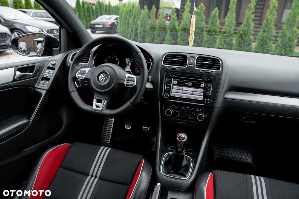 Volkswagen Golf 2.0 GTI adidas - 38