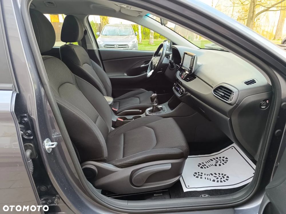 Hyundai i30 blue Kombi 1.6 CRDi Style - 33