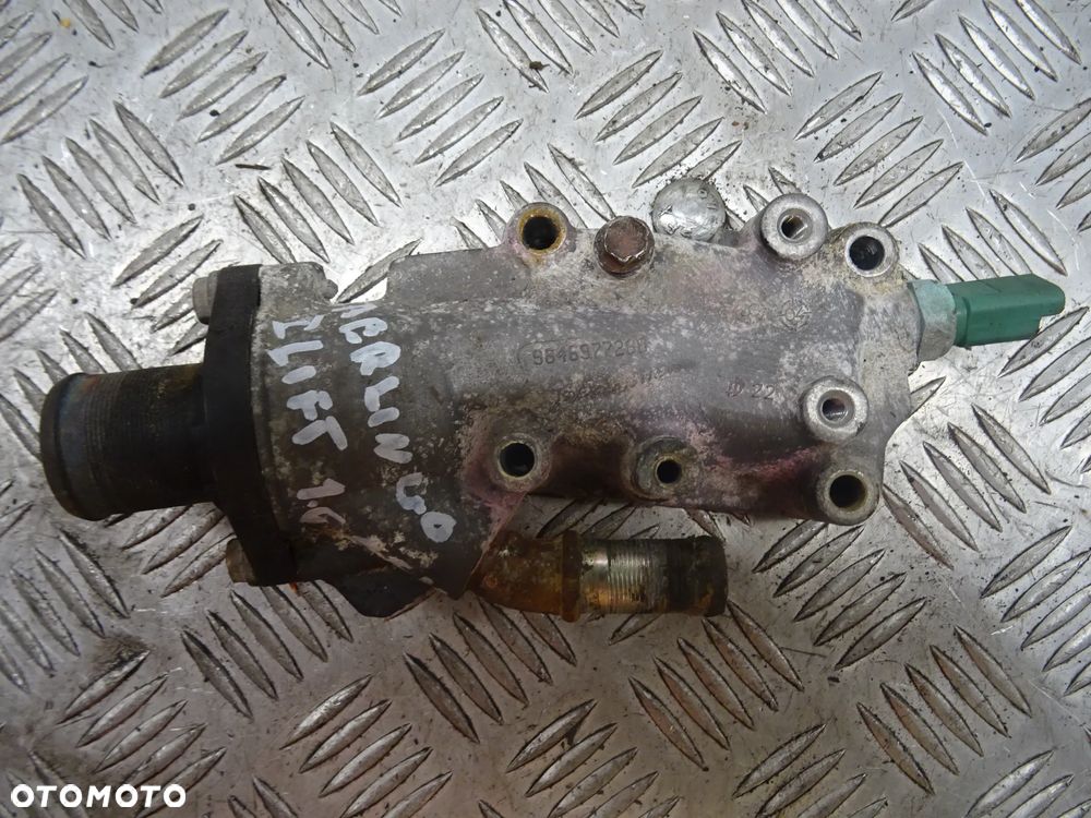 CITROEN BERLINGO I LIFT 1.6B NFU OBUDOWA TERMOSTATU 9646977280 - 1