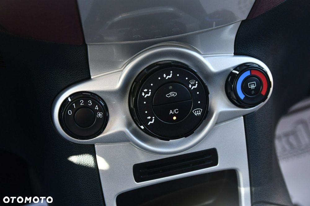 Ford Fiesta - 23