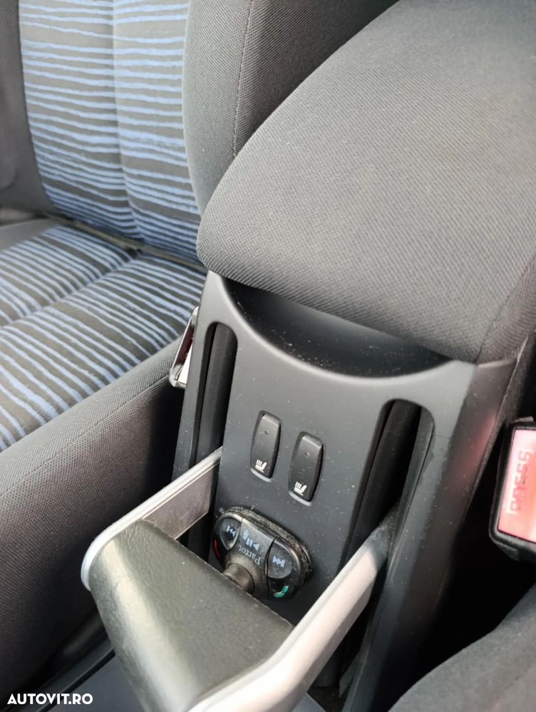 Renault Megane 1.5 dCi FAP Grandtour Authentique - 9