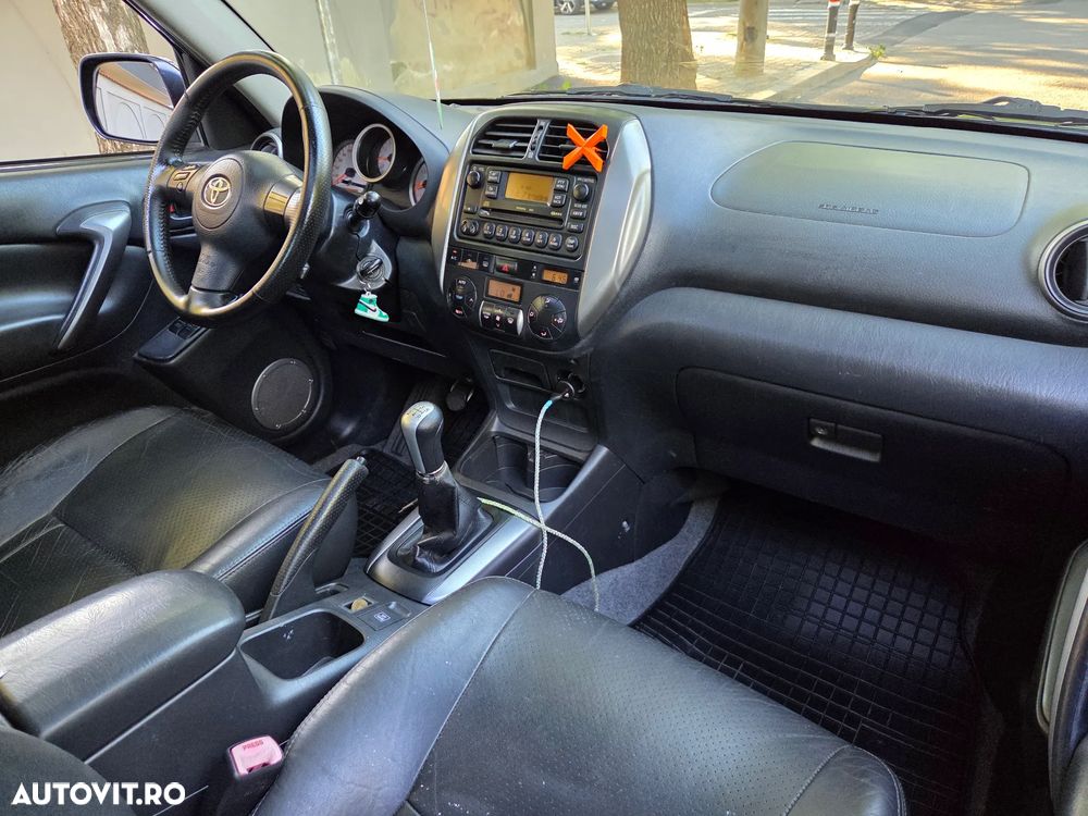 Toyota RAV4 2.0 VIP - 16