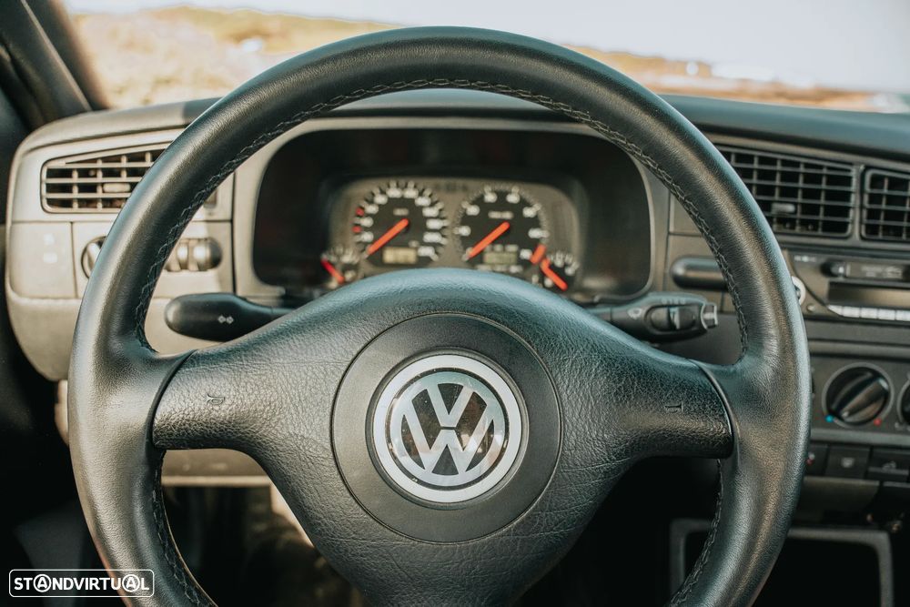 VW Golf Cabriolet 1.6 Highline - 36
