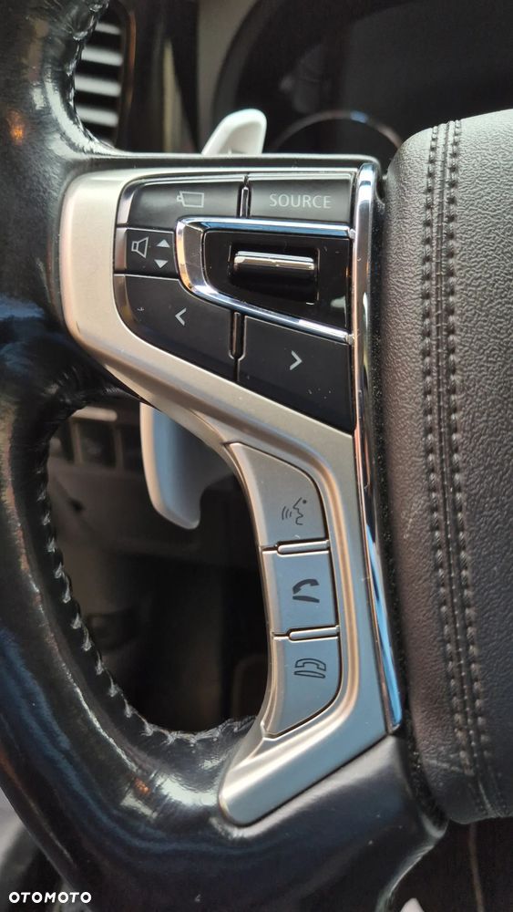 Mitsubishi Outlander - 8