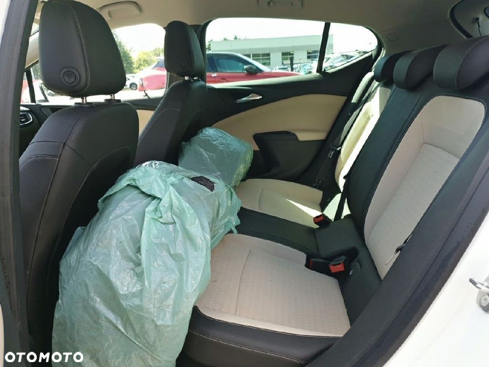 Opel Astra 1.4 T Elite - 9