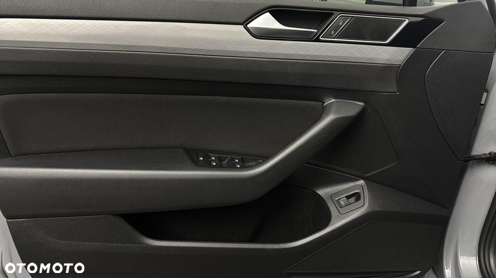 Volkswagen Passat 2.0 TDI EVO Business DSG - 11