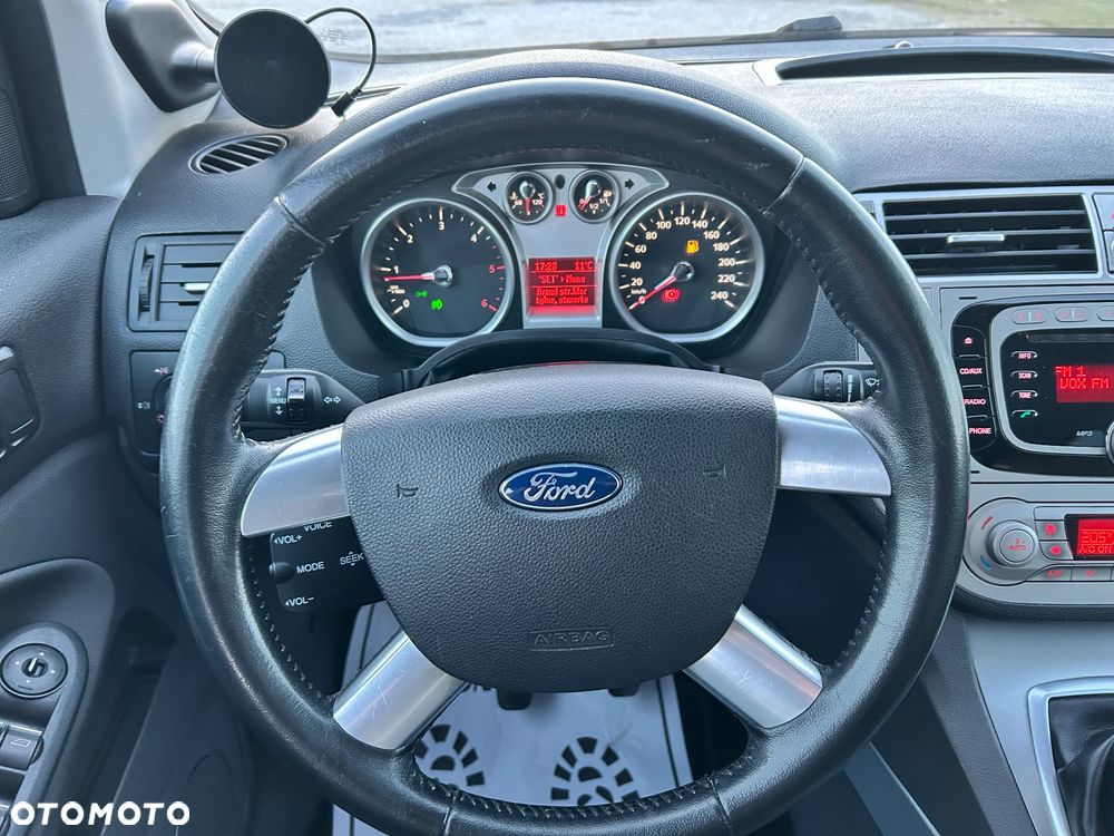 Ford Kuga 2.0 TDCi 4x4 Titanium - 21