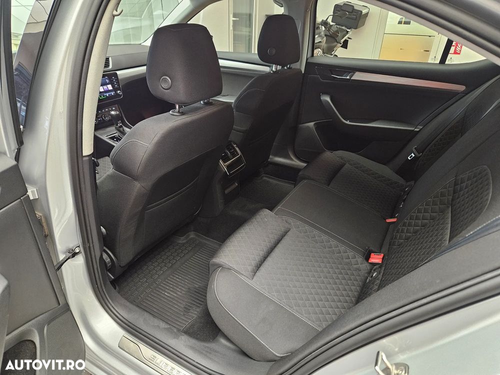 Skoda Superb 2.0 TDI DSG Ambition - 11