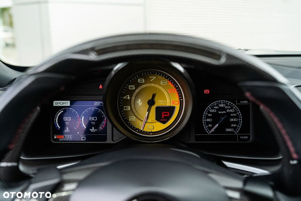 Ferrari GTC4Lusso - 23