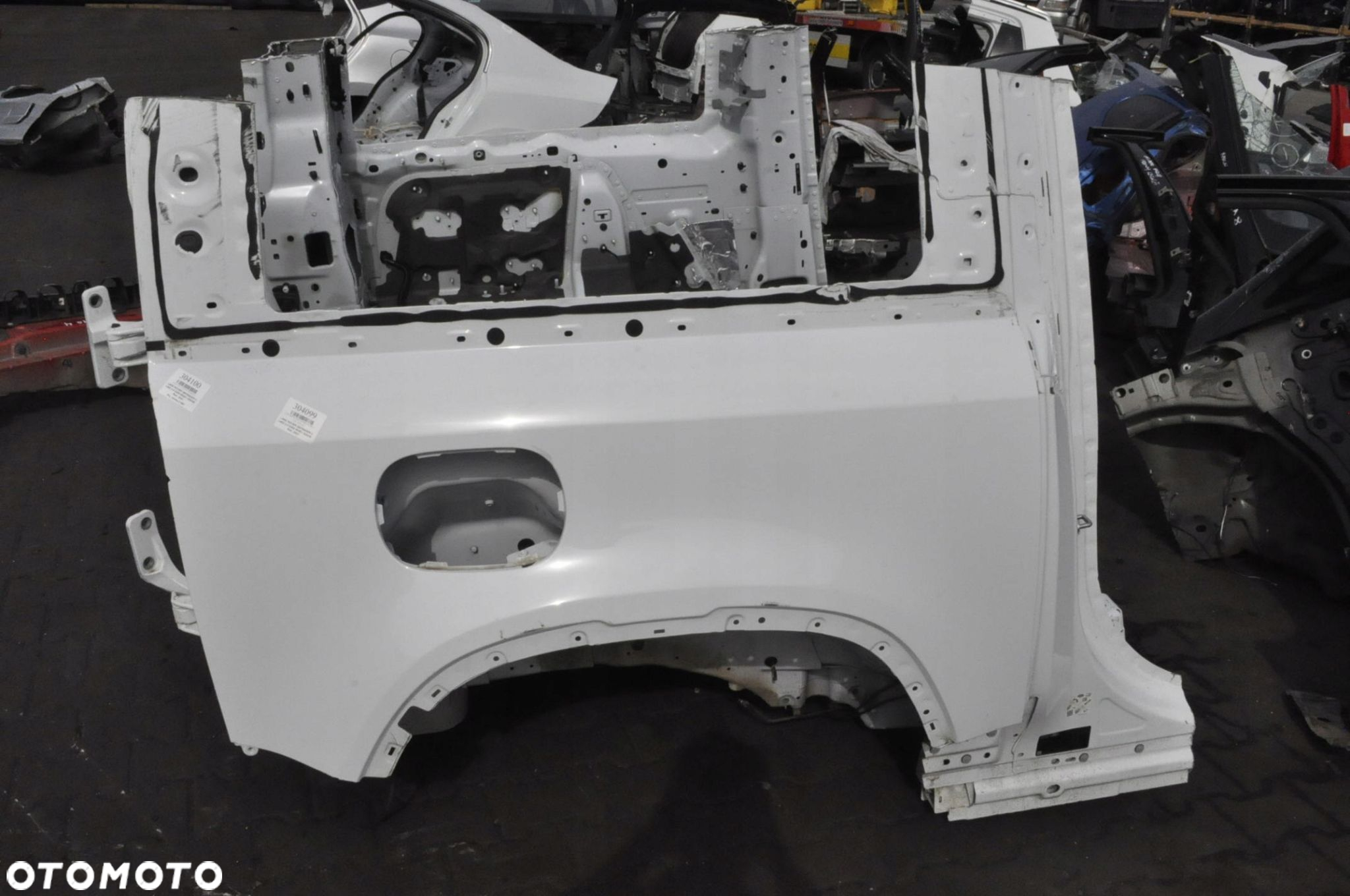 LAND ROVER DEFENDER II 20- CAŁY TYŁ DUPA PAS 3D - 2