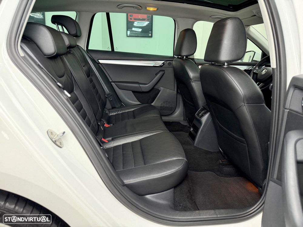 Skoda Octavia Break 1.6 TDi Sportline Pack DSG - 19