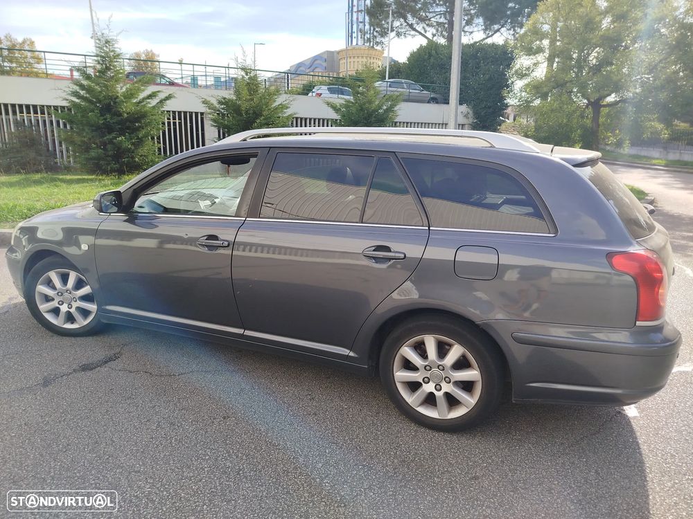 Toyota Avensis - 1