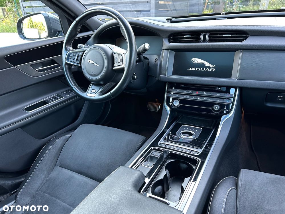 Jaguar XF S AWD - 20