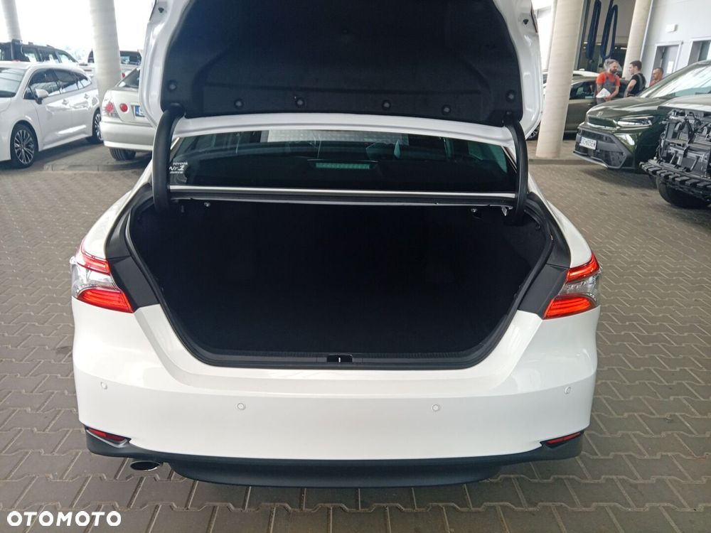 Toyota Camry - 13