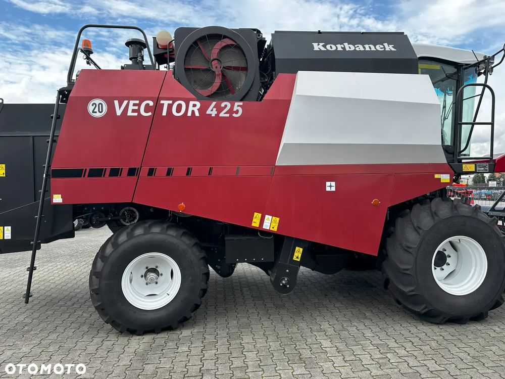 Rostselmash Vector 425 - 8