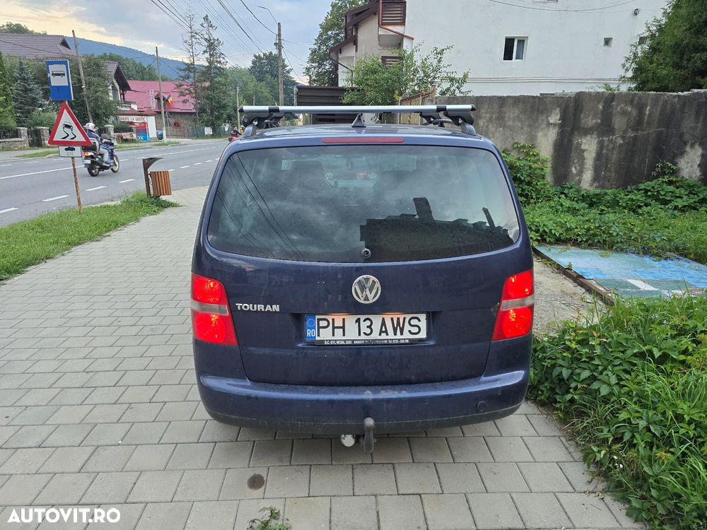 Volkswagen Touran - 4