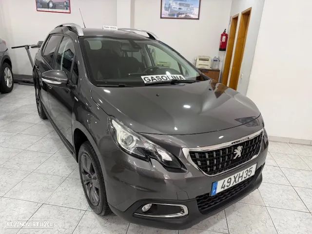 Peugeot 2008 1.2 PureTech Style - 1