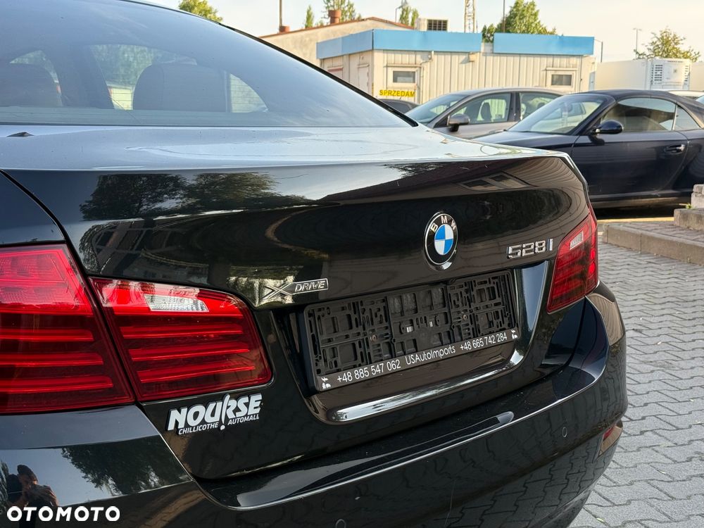 BMW Seria 5 528i xDrive Luxury Line - 7