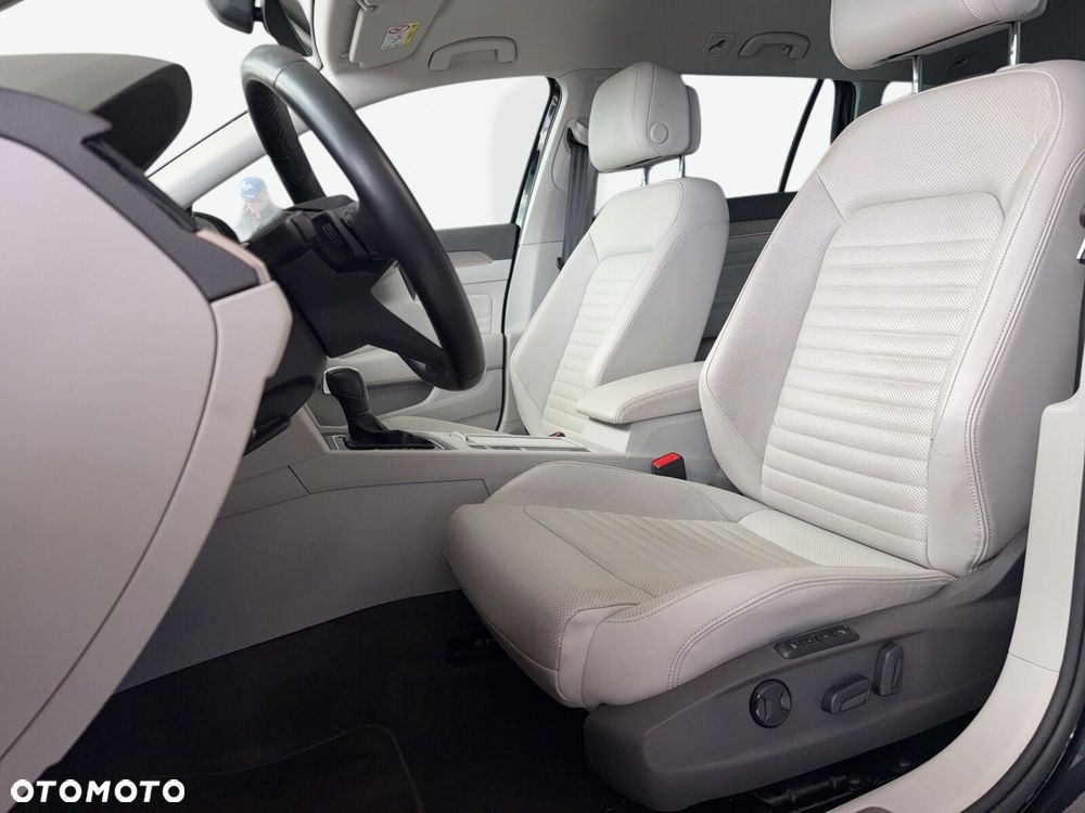 Volkswagen Passat Variant - 10
