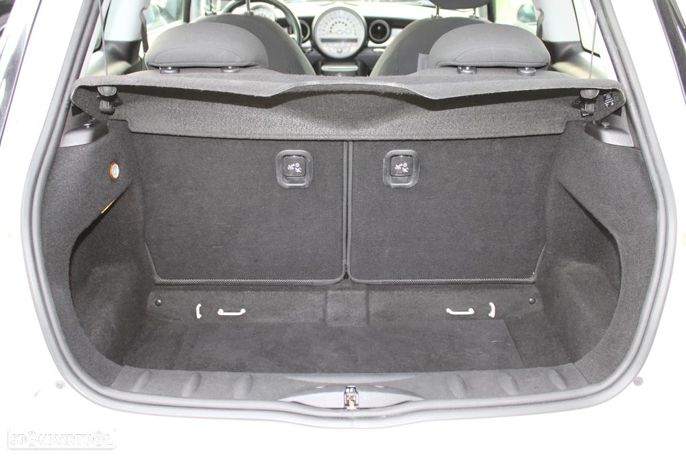 MINI 3 Portas Cooper D - 31