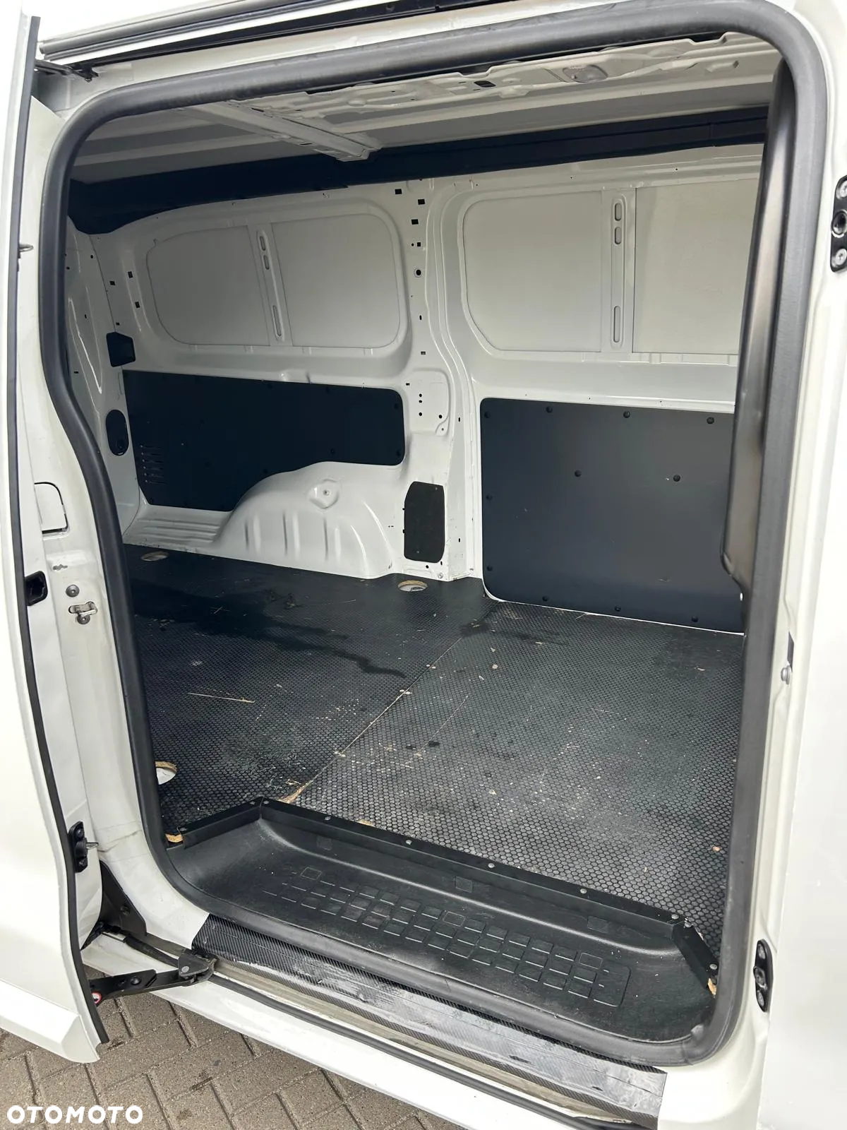 Opel Vivaro - 17