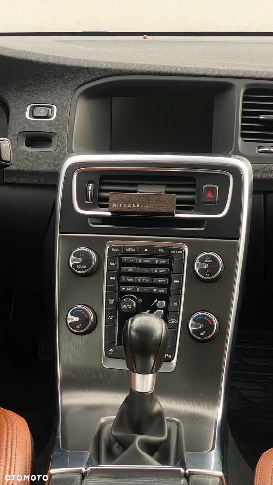 Volvo V60 T4 Summum - 23