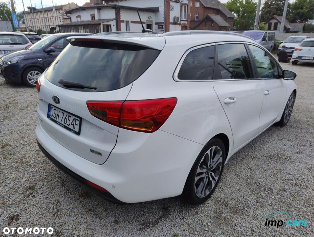 Kia Ceed - 9