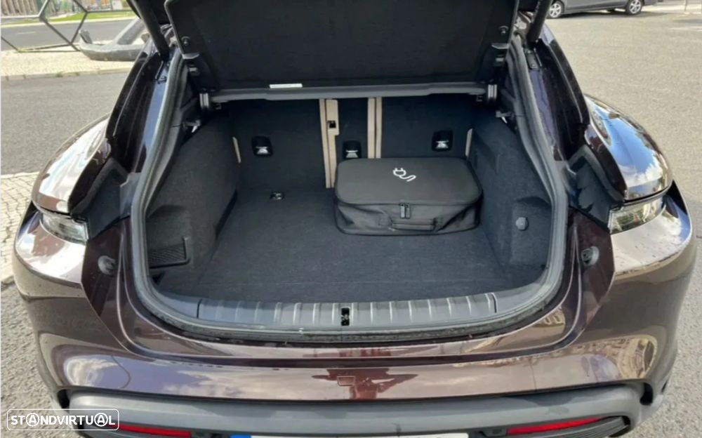 Porsche Taycan Cross Turismo 4 - 24