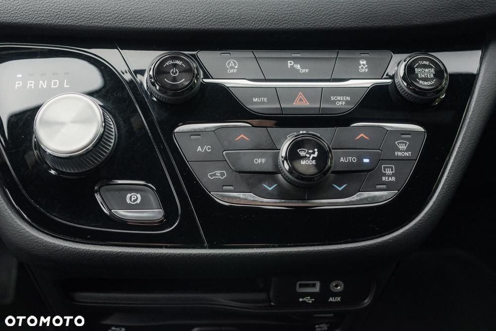 Chrysler Pacifica - 21