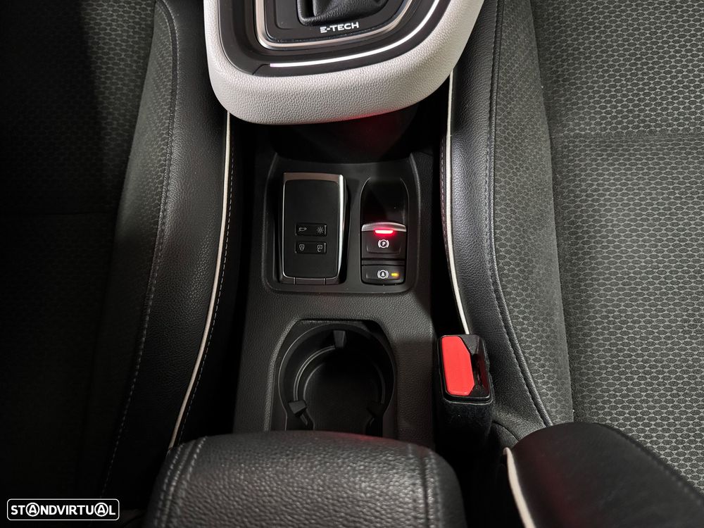 Renault Clio 1.6 E-Tech Initiale Paris - 32
