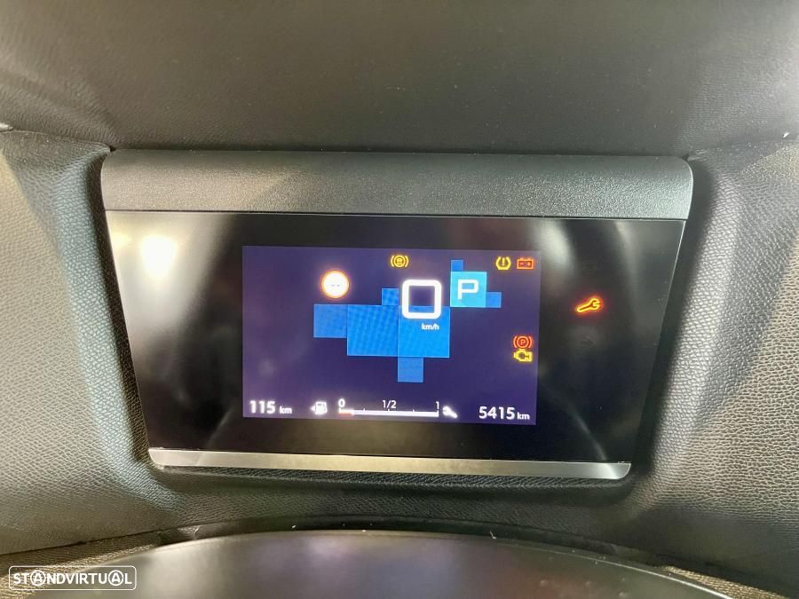 Citroën C4 X 1.2 PureTech Plus EAT8 - 12