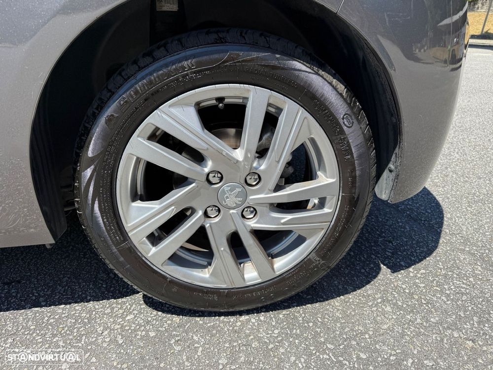 Peugeot 208 - 20