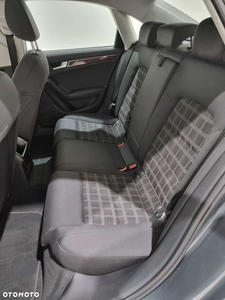 Audi A4 Limousine - 17