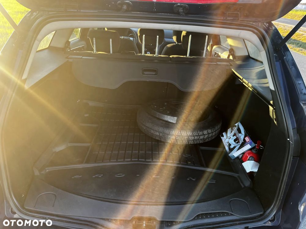 Ford Mondeo 2.0 Ambiente - 11