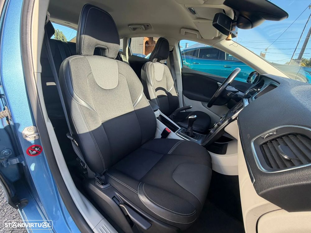 Volvo V40 1.6 D2 Momentum Eco - 16