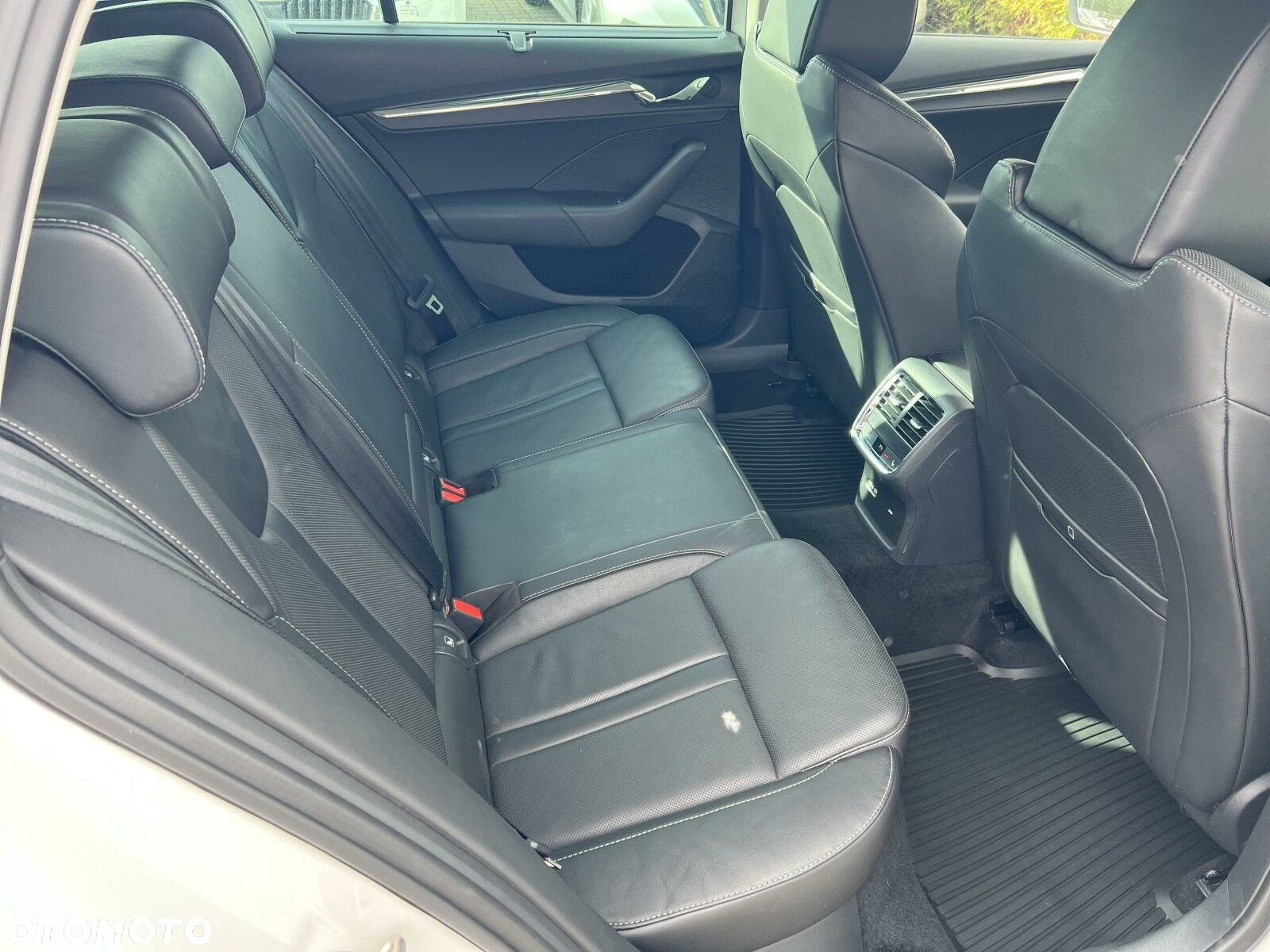 Skoda Octavia 2.0 TDI SCR Style DSG - 14