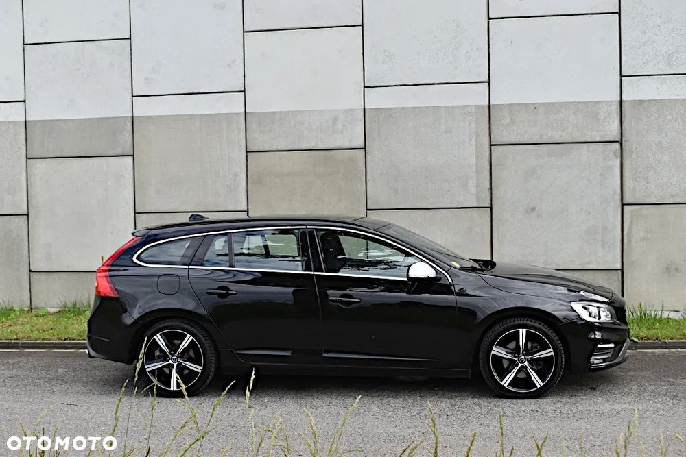 Volvo V60 D4 Geartronic R-Design - 9