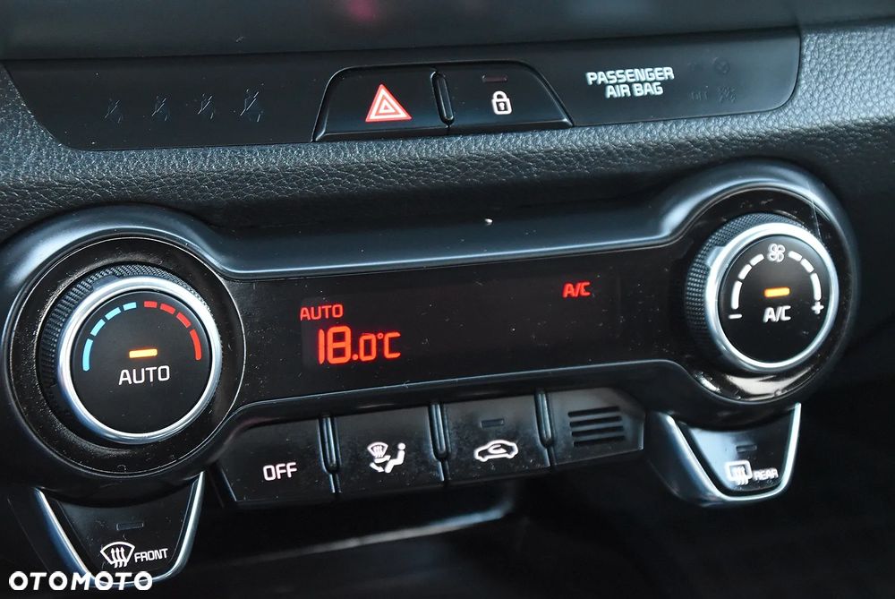 Kia Stonic - 32
