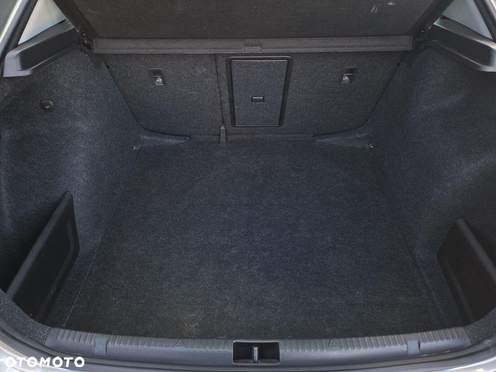 Skoda RAPID 1.0 TSI Style DSG - 22