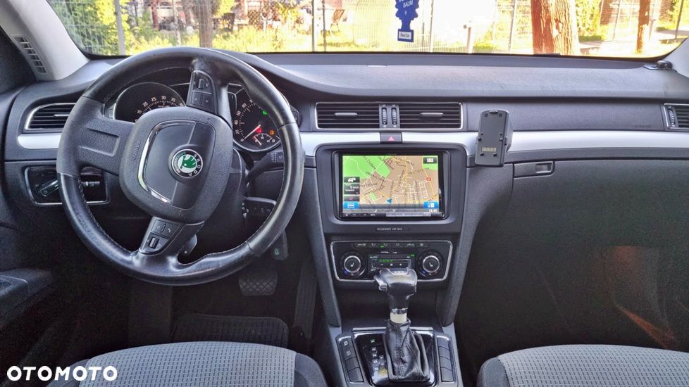 Skoda Superb 2.0 TDI Green tec DSG Exclusive - 11