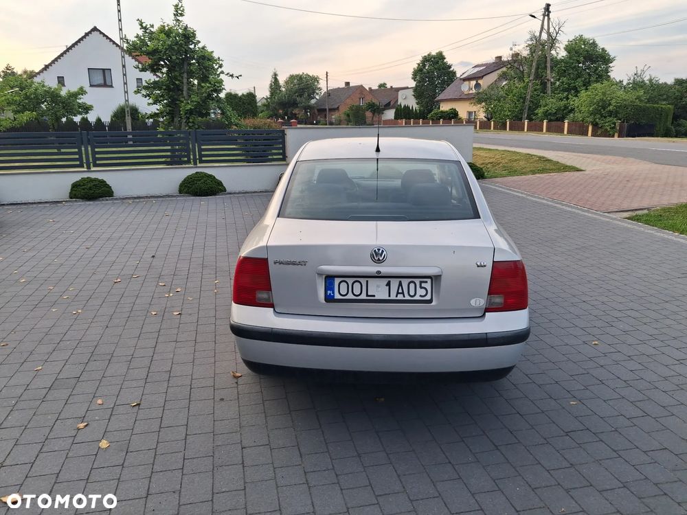 Volkswagen Passat 1.8 - 20