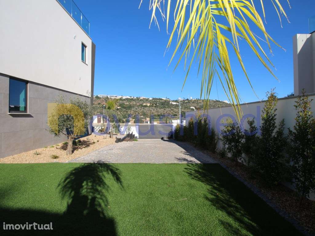 Moradia Contemporânea T4 com piscina na Marina de Albufeira - Grande imagem: 5/53