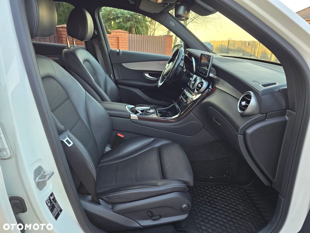 Mercedes-Benz GLC - 22