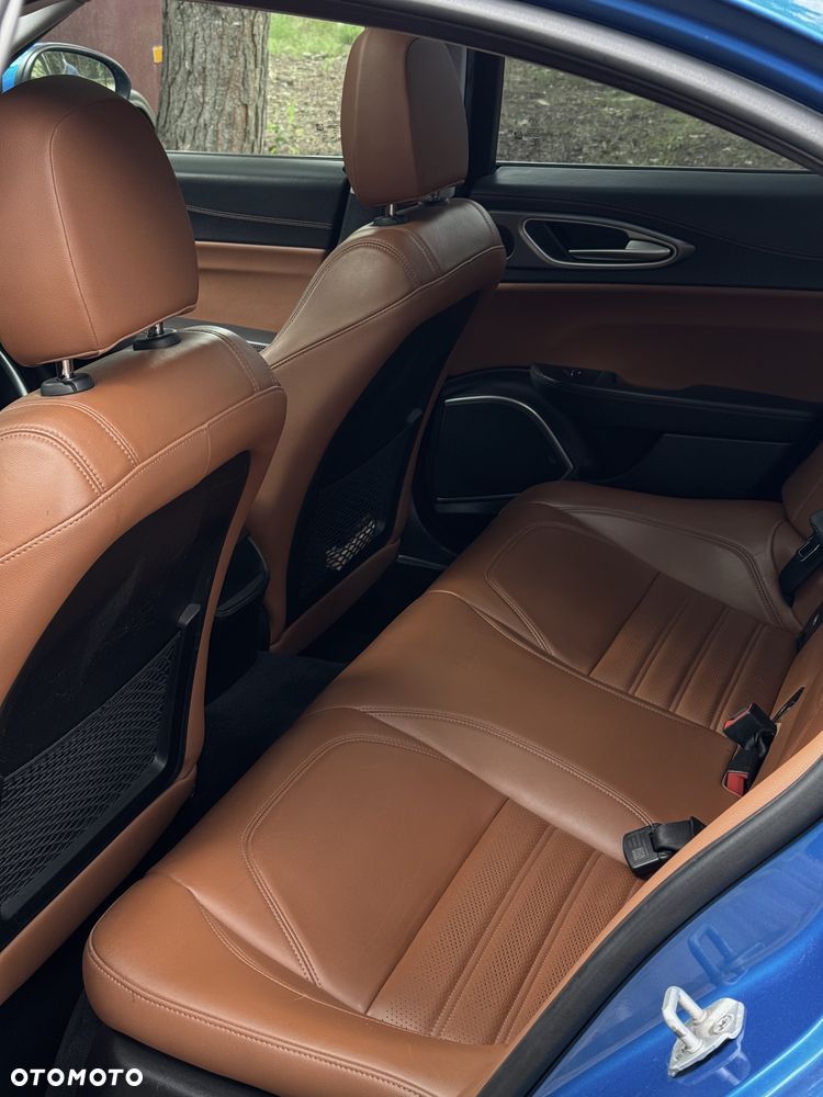 Alfa Romeo Giulia 2.0 Turbo Veloce Q4 - 16