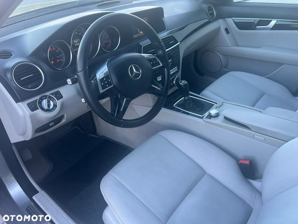 Mercedes-Benz Klasa C 200 (BlueEFFICIENCY) Elegance - 17