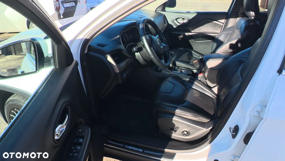 Jeep Cherokee 3.2 V6 Pentastar Active Drive I Automatik Limited - 8