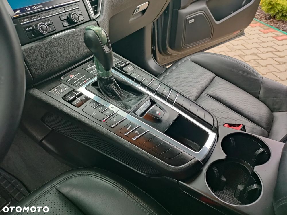 Porsche Macan - 32