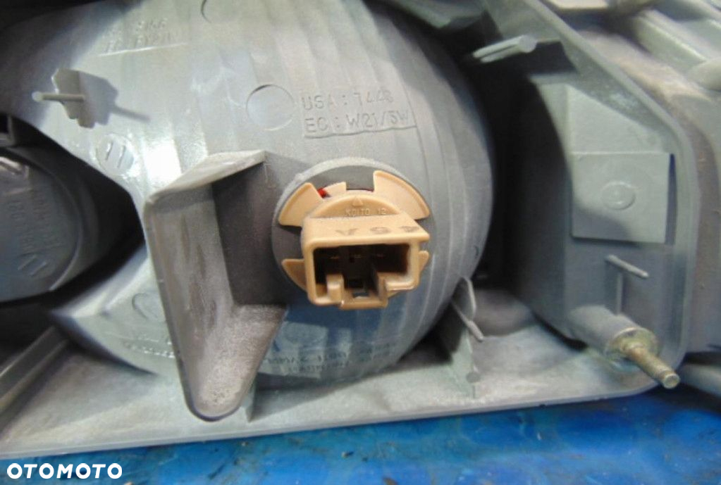 HONDA CIVIK VII CUPE LAMPA TYL LEWA - 3
