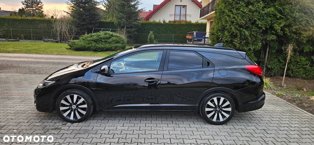 Honda Civic 1.6 i-DTEC Executive Black Edition - 6